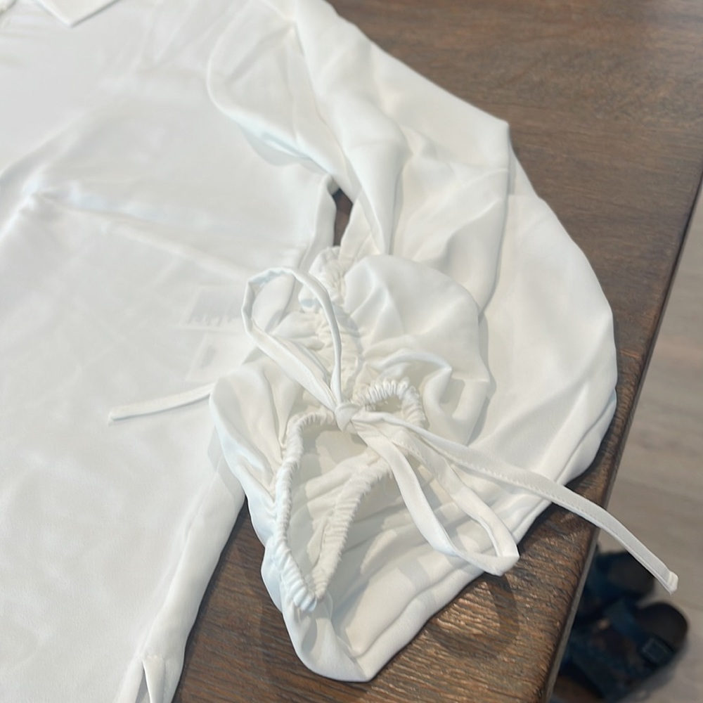 Anne Klein ruched sleeve blouse. Size 0X - Picture 4 of 9